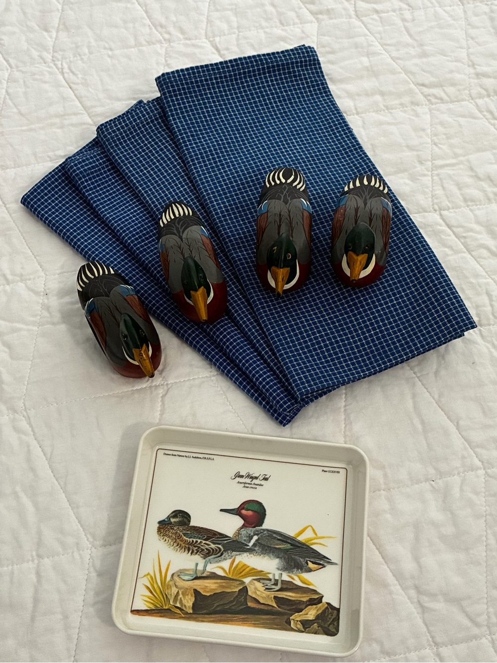 Vintage Wildlife Table Decor - Set of 4 cloth napkins with 4 napkin rings & tray